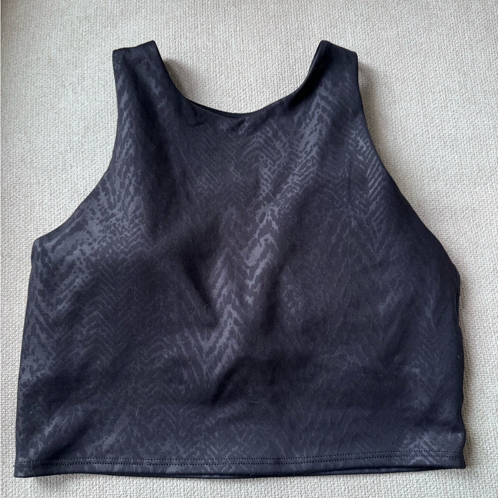 Like new Athleta Conscious Crop black print long line sports bra, size small.